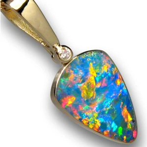 DS Jewellery 14kt Australian Opal & Diamond Pendant Necklace