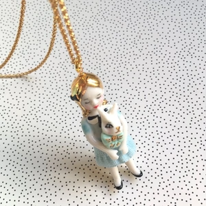 Natacha Plano Green Porcelain Alice in Wonderland Doll Necklace