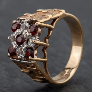 Pre-Owned 9ct Yellow Gold Garnet & Synthetic White Spinel Cluster Ring 4109259